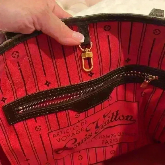 Louis Vuitton Neverfull - Picture 12 of 16